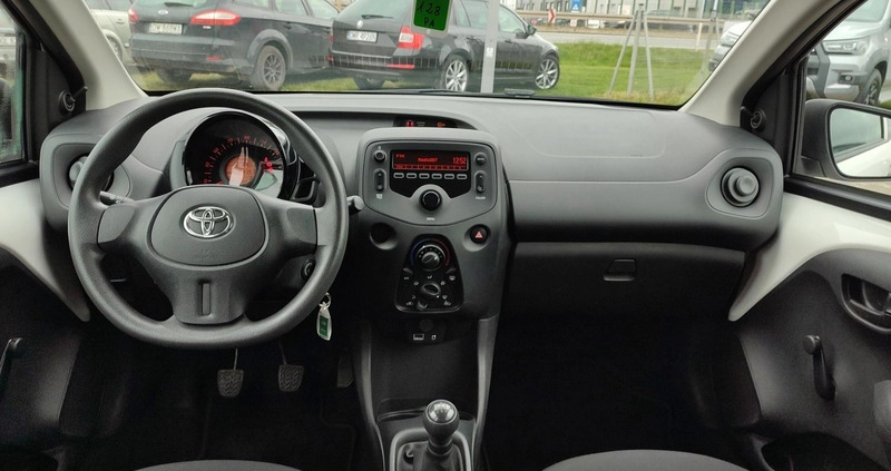 Toyota Aygo cena 39900 przebieg: 44154, rok produkcji 2019 z Szczucin małe 211